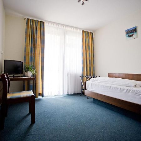 Hotel Lindenhof Mosbach  Esterno foto